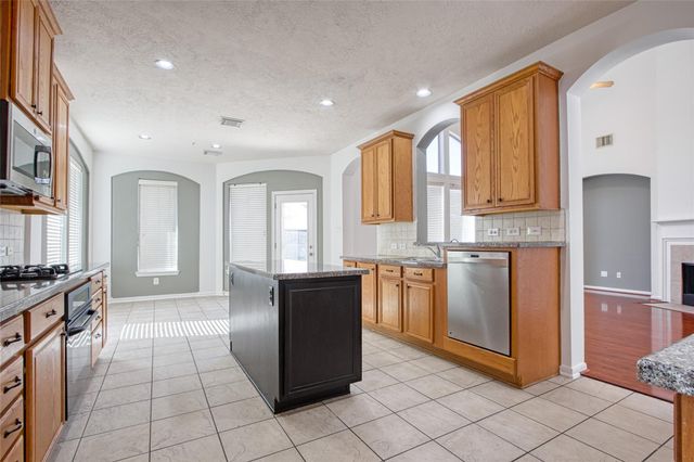 2631 Aztec Court, League City, TX 77573