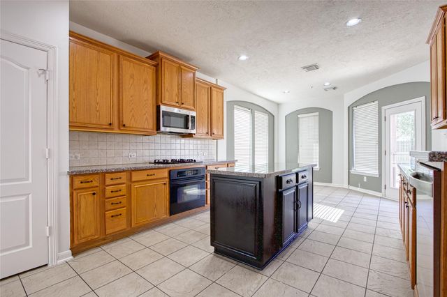 2631 Aztec Court, League City, TX 77573