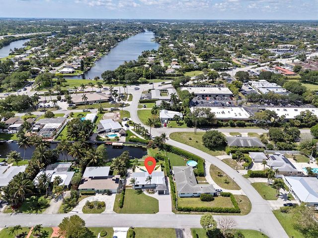 1510 Carandis Circle, Lake Clarke Shores, FL 33406
