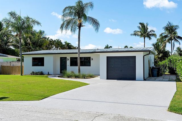 1510 Carandis Circle, Lake Clarke Shores, FL 33406