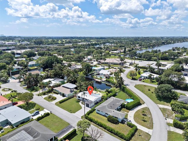 1510 Carandis Circle, Lake Clarke Shores, FL 33406