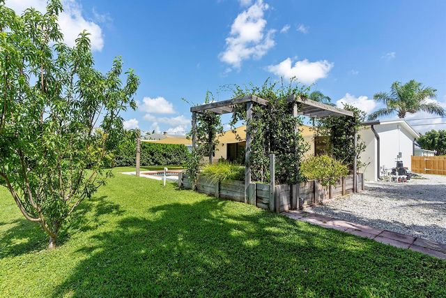 1510 Carandis Circle, Lake Clarke Shores, FL 33406