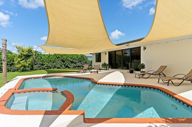 1510 Carandis Circle, Lake Clarke Shores, FL 33406