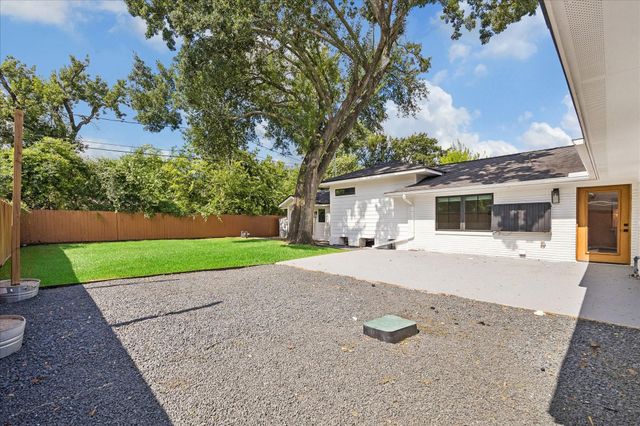 2319 Cheshire Lane, Houston, TX 77018