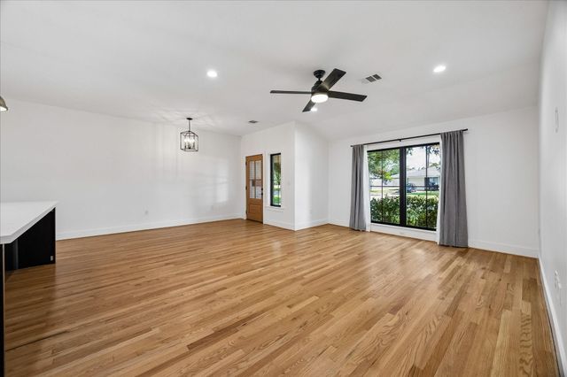 2319 Cheshire Lane, Houston, TX 77018