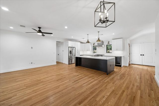 2319 Cheshire Lane, Houston, TX 77018