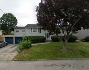 25 Stoneham Street, Cranston, RI 02920