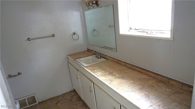 3803 W 34th Street, Cleveland, OH 44109