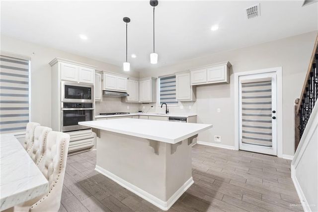 1000 W Fall Aster Street, Edinburg, TX 78541