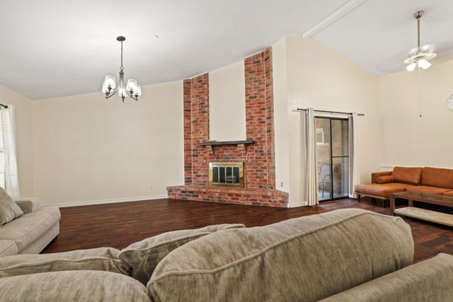 1037 Whitewater Trail, Desoto, TX 75115