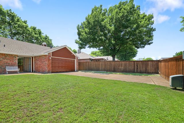 1037 Whitewater Trail, Desoto, TX 75115