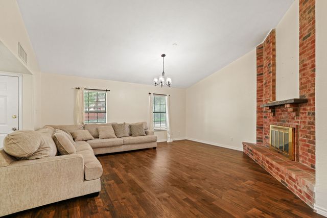 1037 Whitewater Trail, Desoto, TX 75115