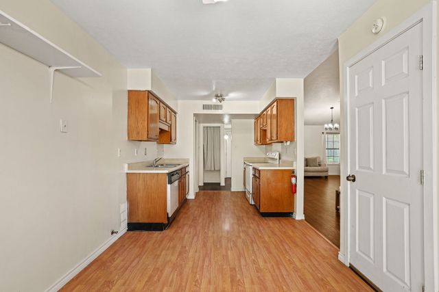 1037 Whitewater Trail, Desoto, TX 75115