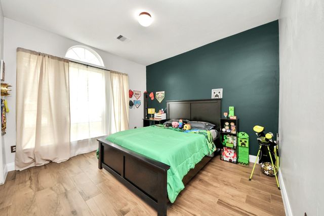 10018 Lynnwood Drive, Baytown, TX 77521