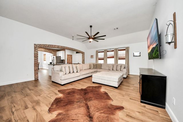 10018 Lynnwood Drive, Baytown, TX 77521