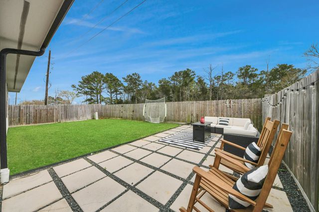 10018 Lynnwood Drive, Baytown, TX 77521