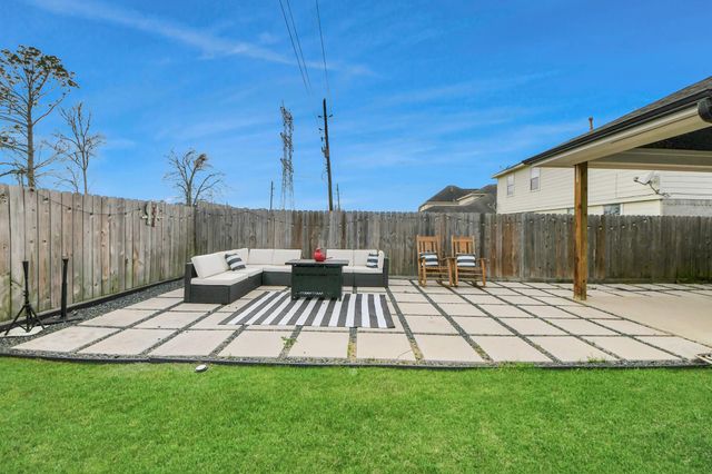 10018 Lynnwood Drive, Baytown, TX 77521