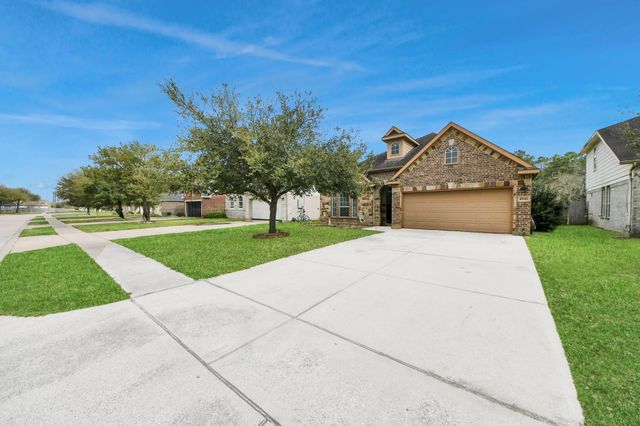 10018 Lynnwood Drive, Baytown, TX 77521