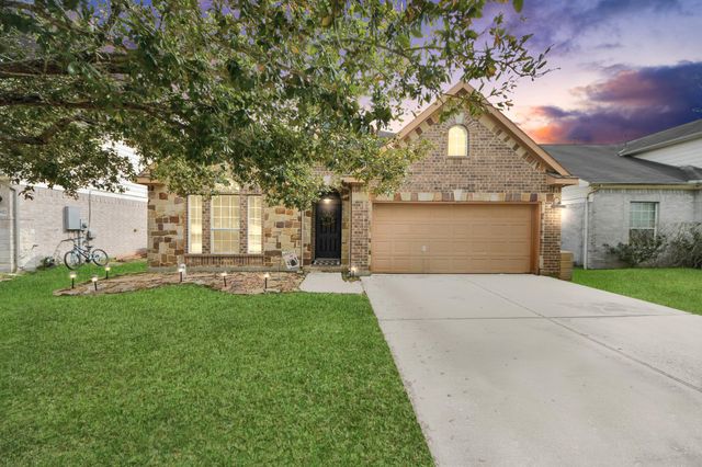 10018 Lynnwood Drive, Baytown, TX 77521