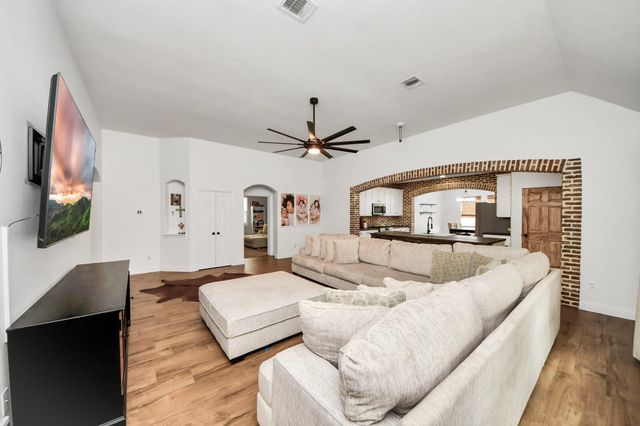 10018 Lynnwood Drive, Baytown, TX 77521