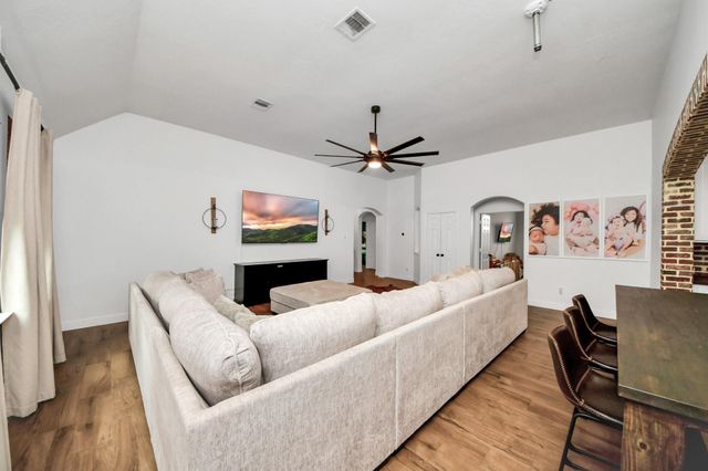 10018 Lynnwood Drive, Baytown, TX 77521