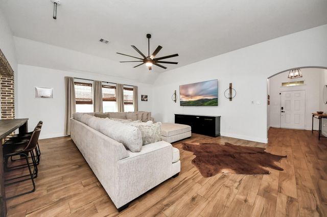 10018 Lynnwood Drive, Baytown, TX 77521