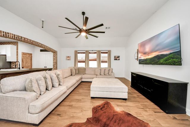 10018 Lynnwood Drive, Baytown, TX 77521