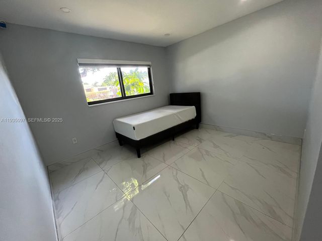 575 NE 179th Dr 0, North Miami Beach, FL 33162