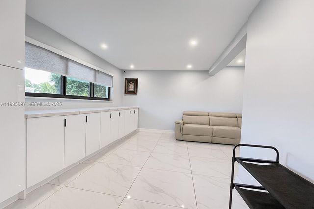 575 NE 179th Dr 0, North Miami Beach, FL 33162