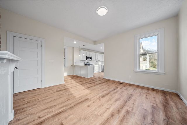 56 Mainsgate St, Ingram, PA 15205