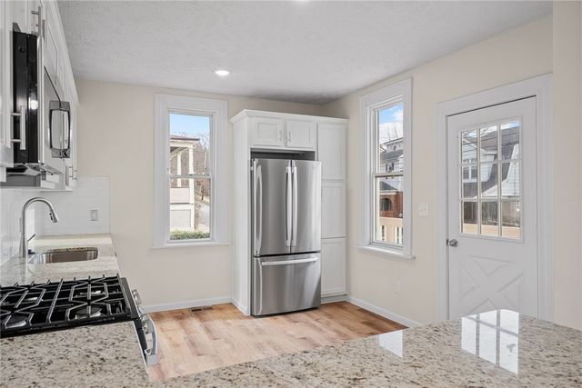 56 Mainsgate St, Ingram, PA 15205