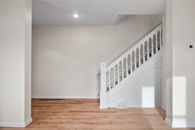 56 Mainsgate St, Ingram, PA 15205