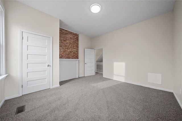 56 Mainsgate St, Ingram, PA 15205