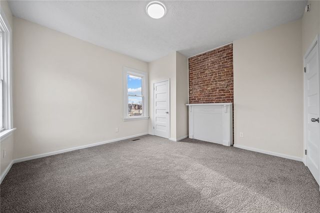 56 Mainsgate St, Ingram, PA 15205