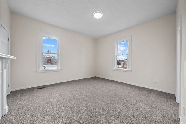 56 Mainsgate St, Ingram, PA 15205