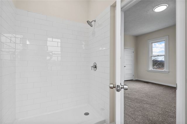 56 Mainsgate St, Ingram, PA 15205