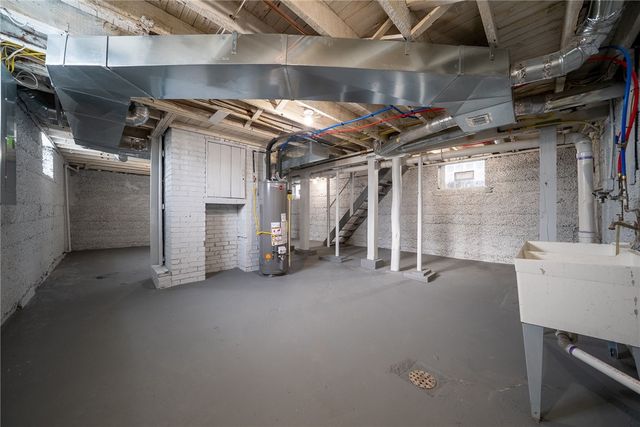 56 Mainsgate St, Ingram, PA 15205