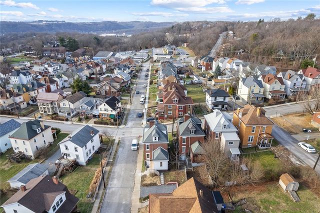 56 Mainsgate St, Ingram, PA 15205