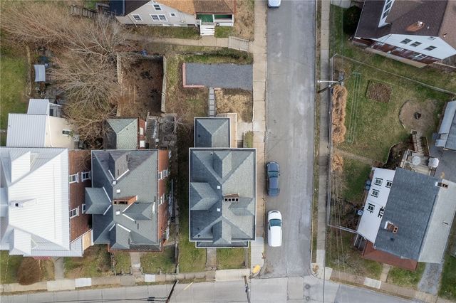 56 Mainsgate St, Ingram, PA 15205