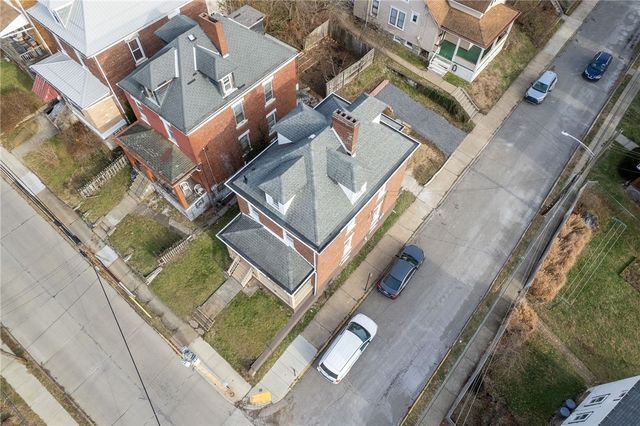 56 Mainsgate St, Ingram, PA 15205