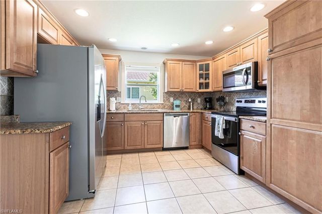 1623 SE 39th TER, Cape Coral, FL 33904