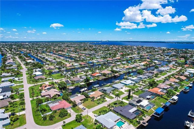 1623 SE 39th TER, Cape Coral, FL 33904