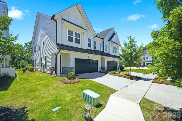 6008 Corbin Woods Court, Charlotte, NC 28226