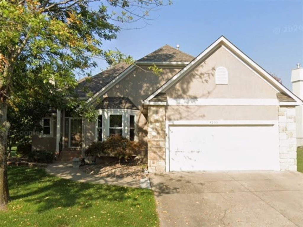 4200 SW Homestead Drive, Lee's Summit, MO 64082