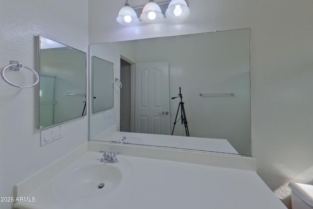 7050 W SOPHIE Lane, Laveen, AZ 85339