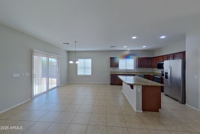 7050 W SOPHIE Lane, Laveen, AZ 85339