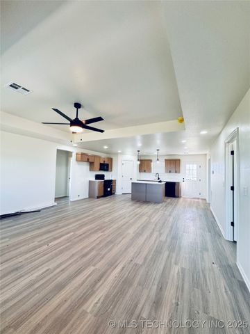 3370 Leavenworth Trail, Calera, OK 74730