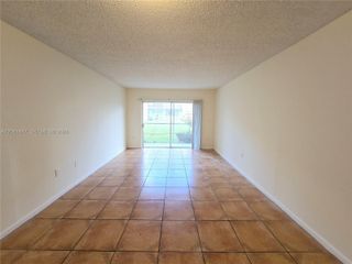 3600 NW 21st St 103, Lauderdale Lakes, FL 33311