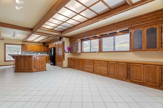 1660 N White Ln, Stockton, CA 95215