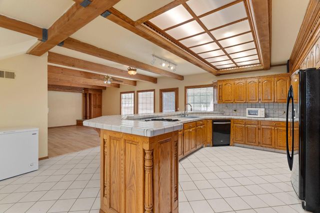 1660 N White Ln, Stockton, CA 95215